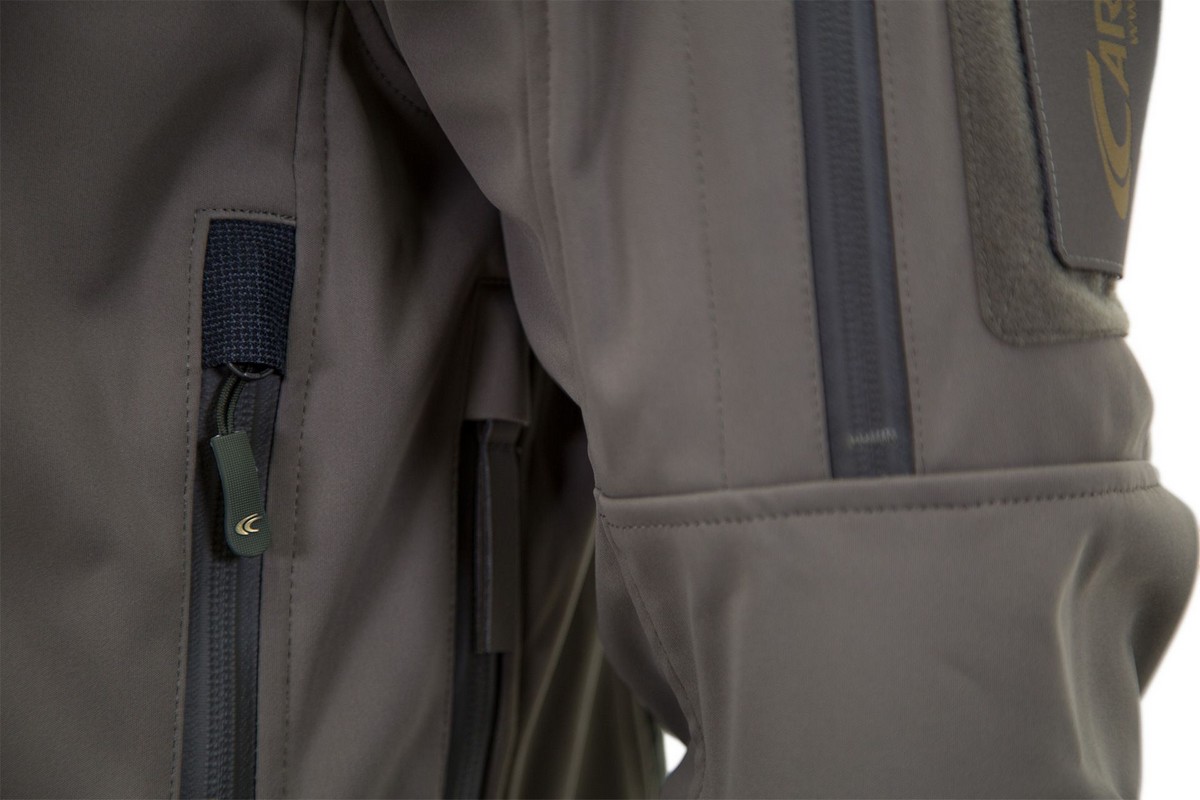 carinthia-kurtka-softshell-oliv-rekawy-preformowane